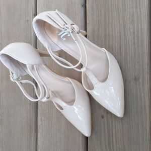 Journee Collection Heels Blush Patent Leather Sz 6